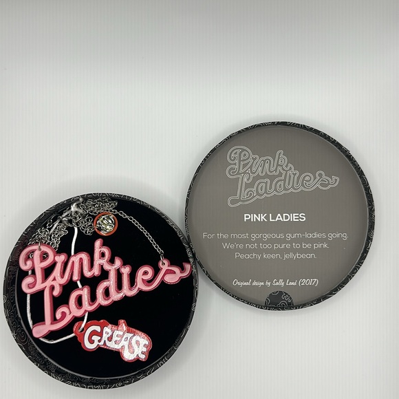 Grease x Erstwilder pink ladies necklace - Picture 4 of 5